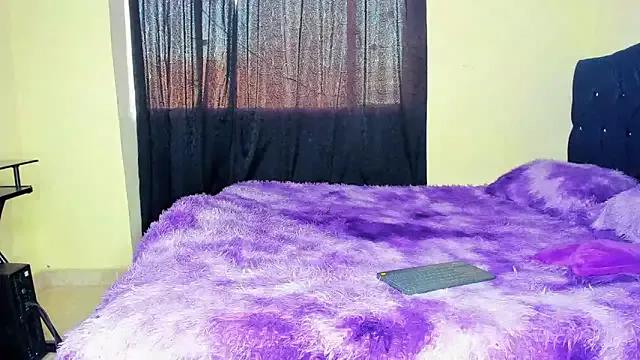 scarlet_tommy on StripChat