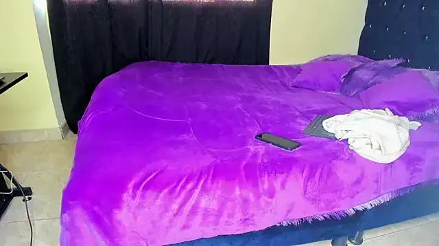 scarlet_tommy on StripChat