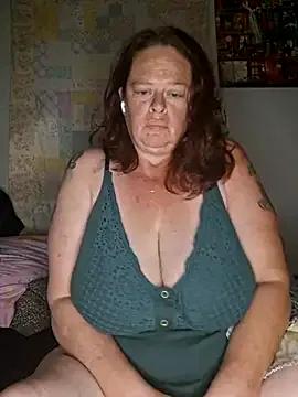 Scarlett2372 on StripChat