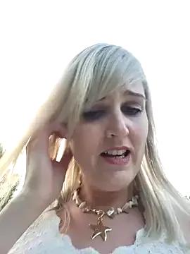 Sexybiene969 on StripChat