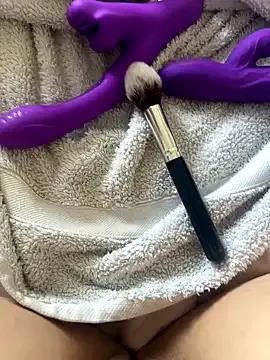 sexyBrunettex1 on StripChat