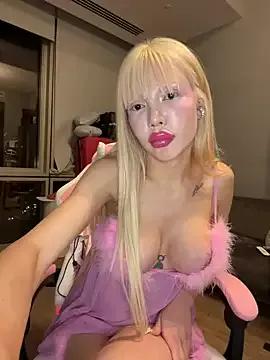 Sindyyy228 on StripChat