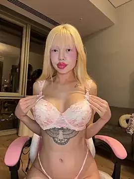 Sindyyy228 on StripChat