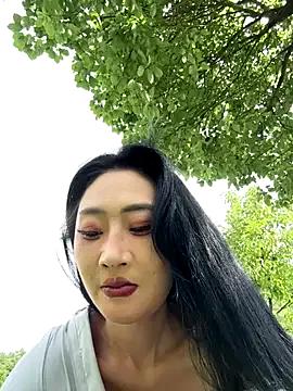 so-linger on StripChat