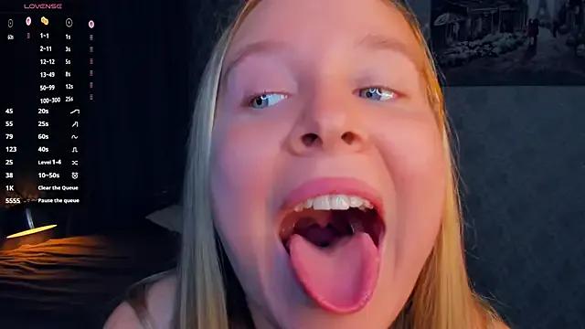 SoonMoor on StripChat