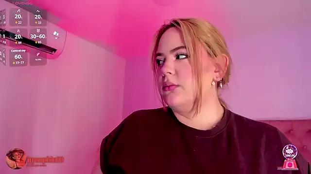 sophiarossee_ on StripChat