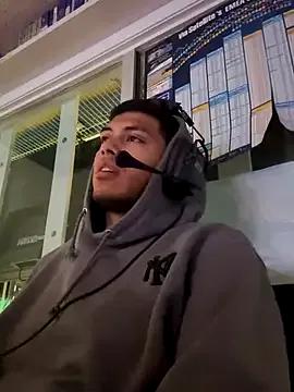 StrokingDaddy4 on StripChat