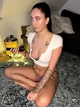 Sugarlina on StripChat