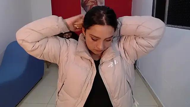 sweet_ahinara on StripChat