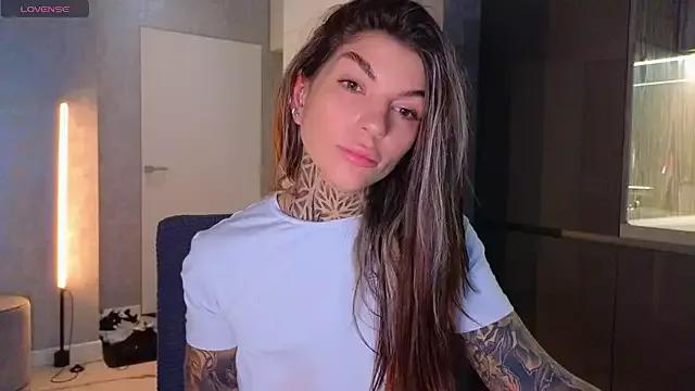tattooedBabyy on StripChat