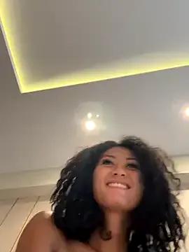 thai-dreamgirl on StripChat