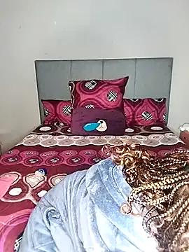 ThickPearlx23 on StripChat