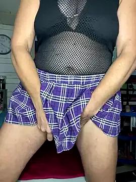 TrenaAnne on StripChat