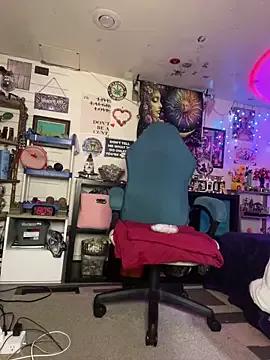 TrenaAnne on StripChat