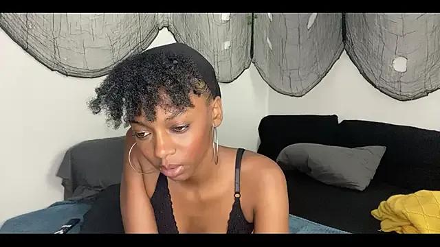 Trixie_luv1 on StripChat