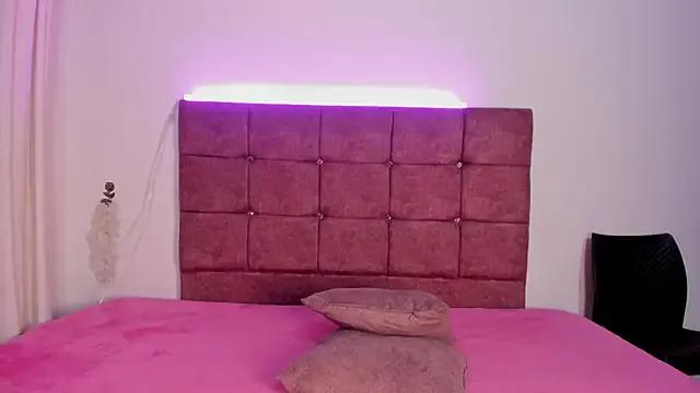 violet_77711 on StripChat