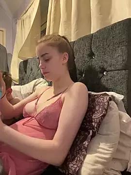 VioletxBlue on StripChat