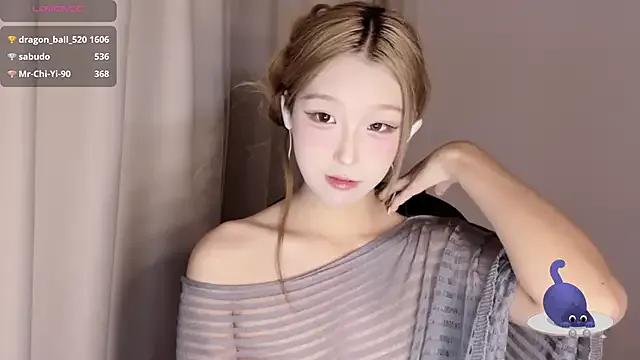 Winnie666- on StripChat