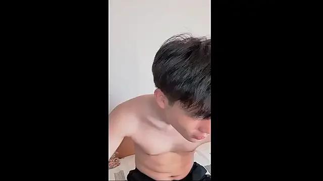 xiaoyang5200 on StripChat