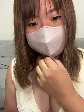 xxx_yuna_xxx on StripChat