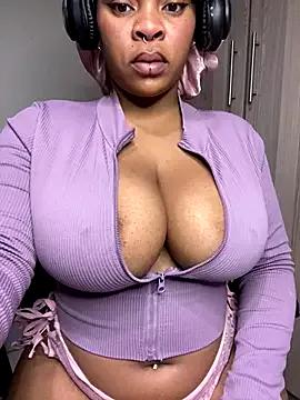 YellowHoneyDip on StripChat