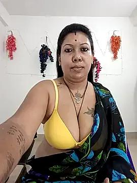 YOUR_LOVELY-40 on StripChat