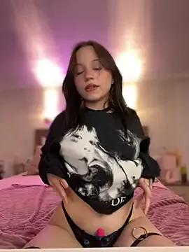 YourLittleDevil on StripChat