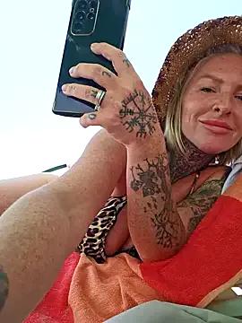 YourMommyBlair on StripChat