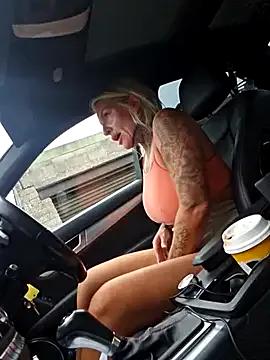 YourMommyBlair on StripChat