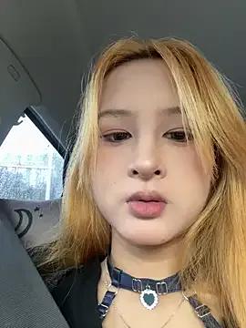 yuki_june on StripChat