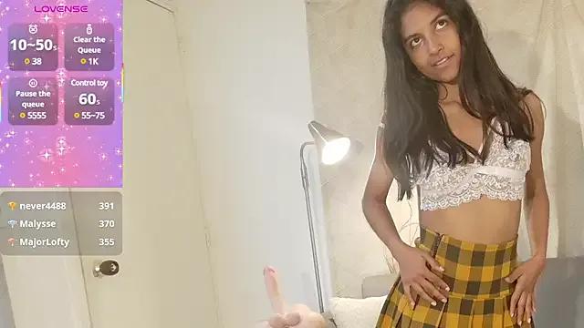 YuliethPetite on StripChat