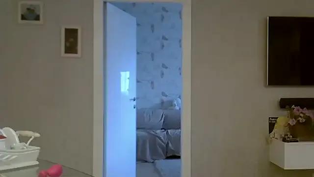 ZarinaSwift on StripChat