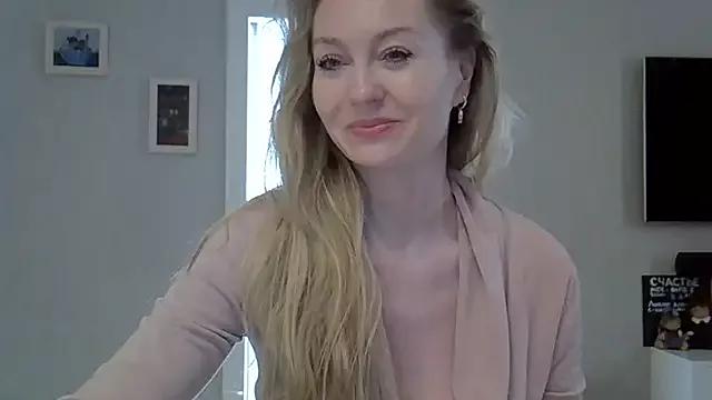 ZarinaSwift on StripChat