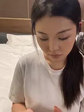 zhenzhen666 on StripChat