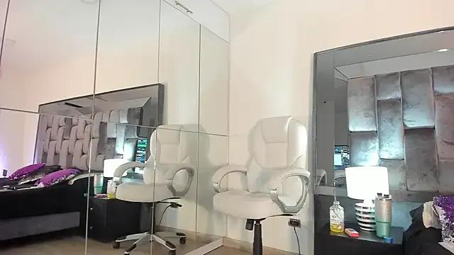 zinnia_mosley on StripChat